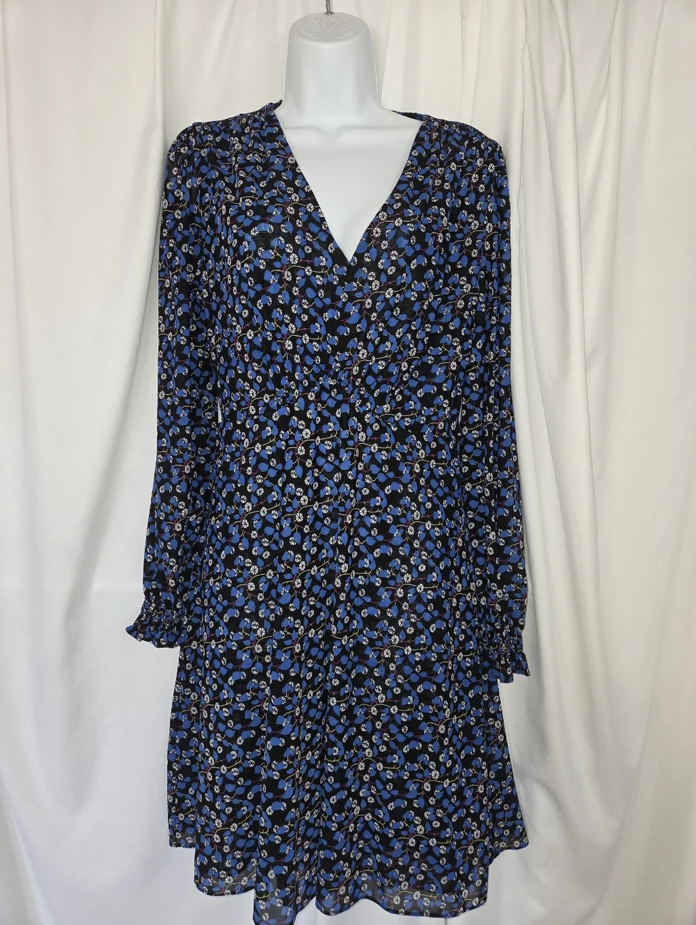 CAbi Blue Floral V-Neck Long Sleeve Dress Size M